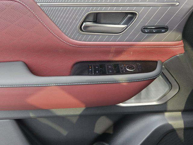 new 2025 INFINITI QX80 car, priced at $111,403
