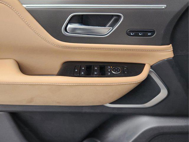 new 2025 INFINITI QX80 car, priced at $91,101