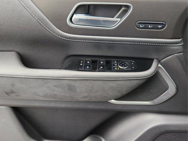 new 2025 INFINITI QX80 car, priced at $90,435