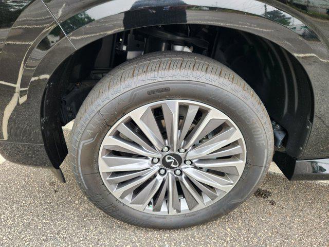 new 2025 INFINITI QX80 car, priced at $88,555
