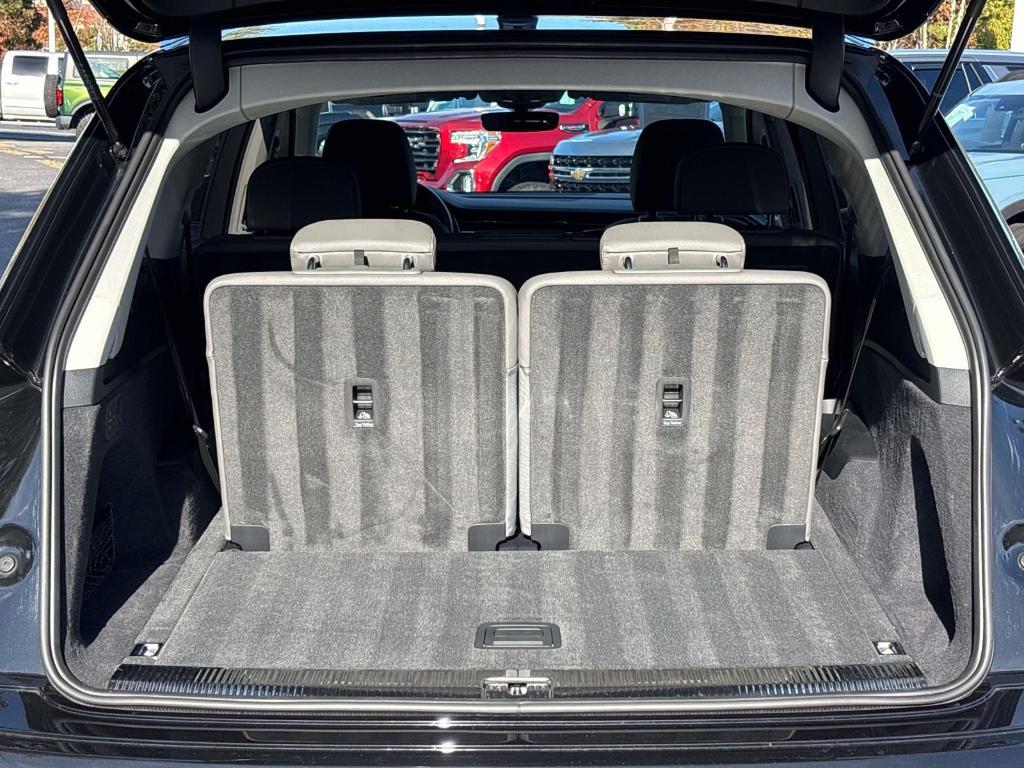 used 2025 Audi Q7 car, priced at $56,900