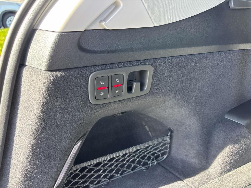 used 2025 Audi Q7 car, priced at $56,900