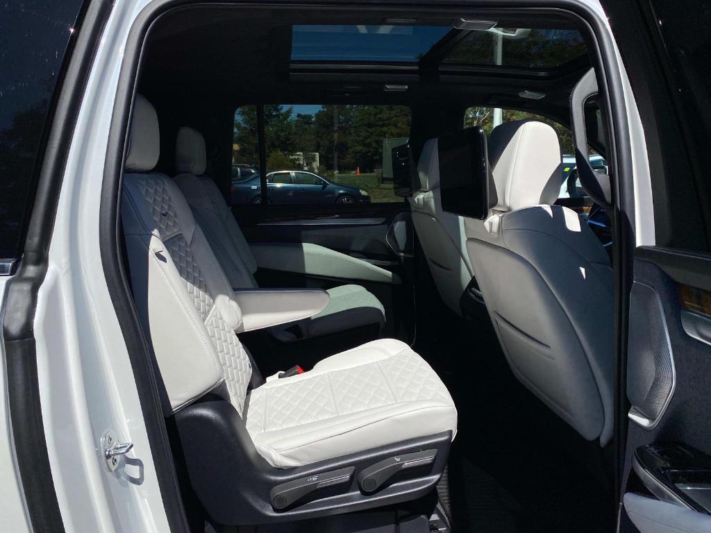 used 2025 Cadillac Escalade ESV car, priced at $138,900