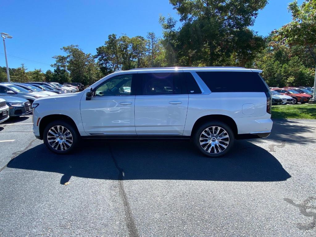 used 2025 Cadillac Escalade ESV car, priced at $138,900