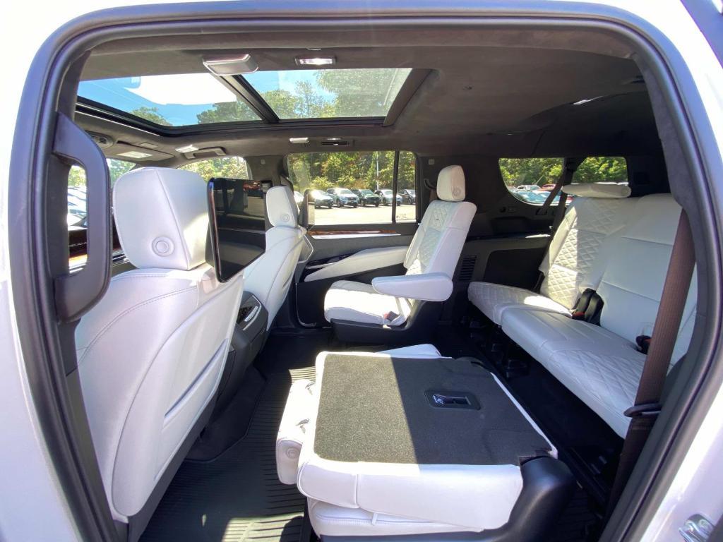 used 2025 Cadillac Escalade ESV car, priced at $138,900