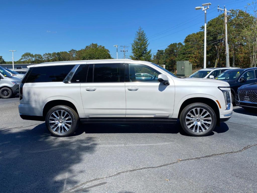 used 2025 Cadillac Escalade ESV car, priced at $138,900