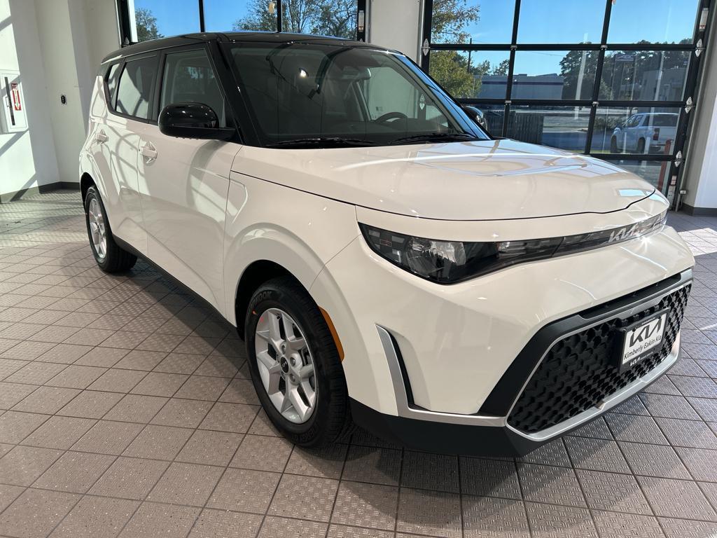 new 2025 Kia Soul car, priced at $22,991