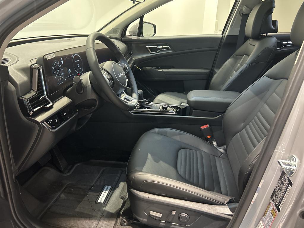 new 2025 Kia Sportage car, priced at $35,991