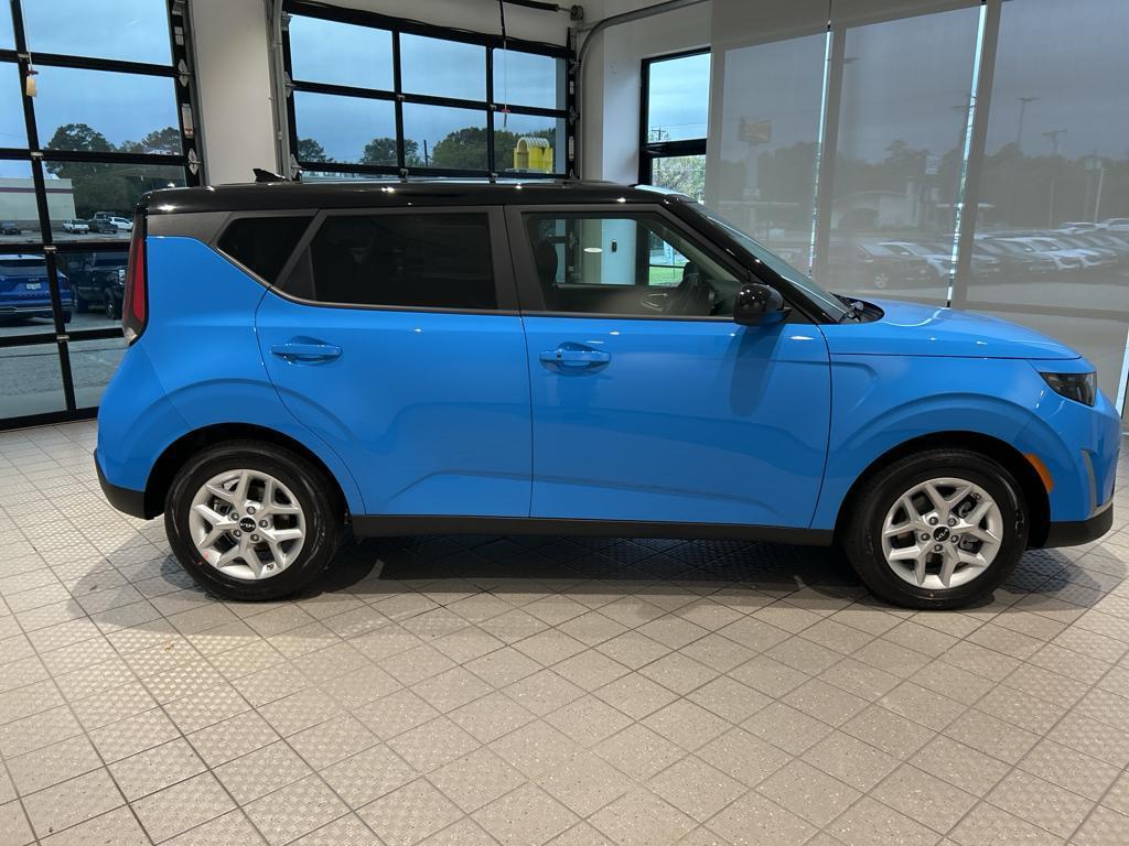 new 2025 Kia Soul car, priced at $22,991