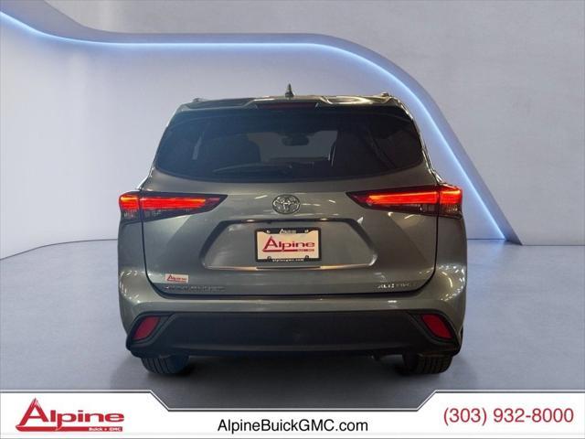 used 2022 Toyota Highlander car, priced at $33,384