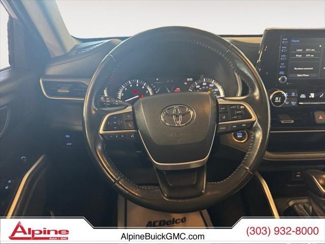 used 2022 Toyota Highlander car, priced at $33,384