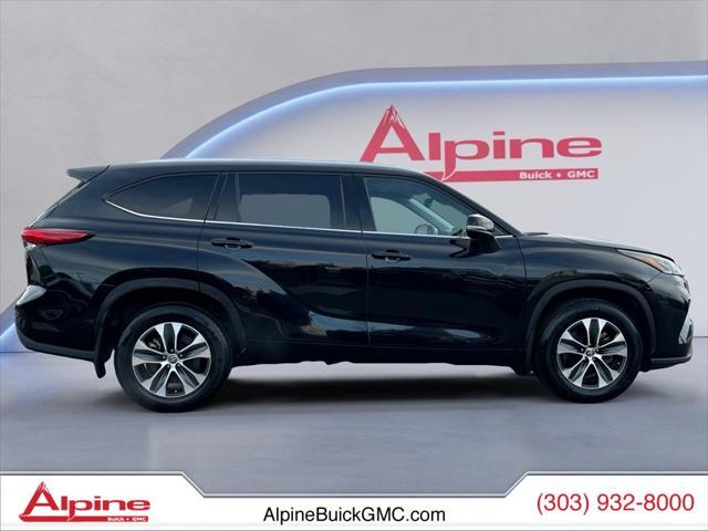 used 2021 Toyota Highlander car, priced at $29,384