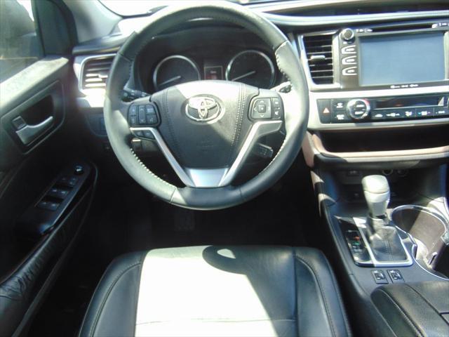 used 2016 Toyota Highlander car, priced at $16,988