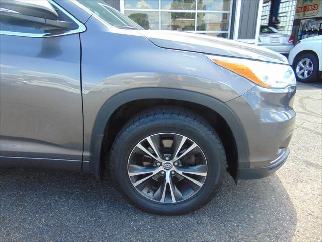 used 2016 Toyota Highlander car, priced at $16,988