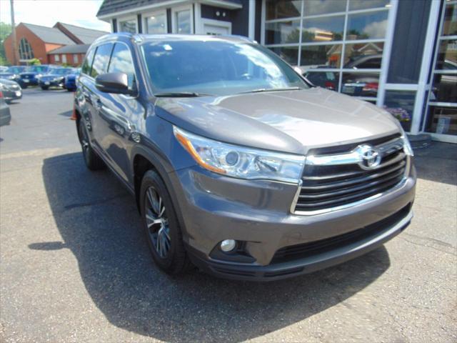 used 2016 Toyota Highlander car, priced at $16,988