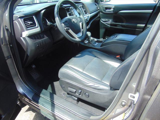 used 2016 Toyota Highlander car, priced at $16,988