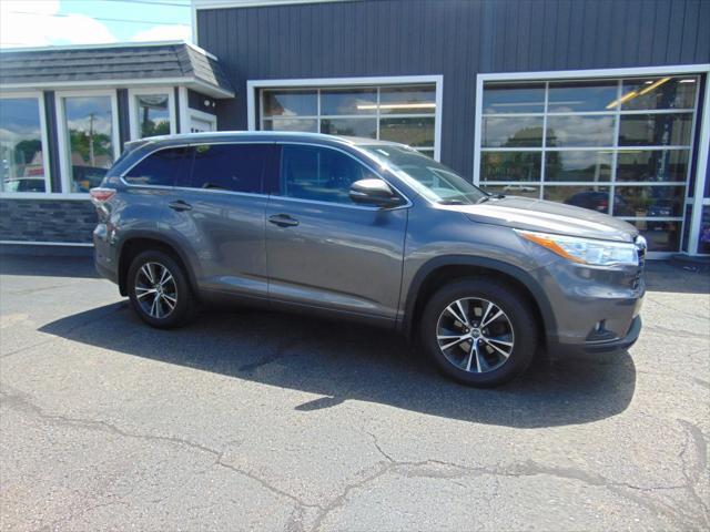 used 2016 Toyota Highlander car, priced at $16,988