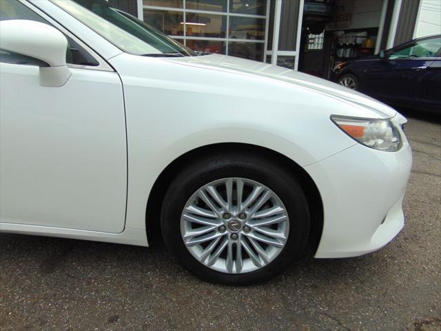 used 2015 Lexus ES 350 car, priced at $13,998