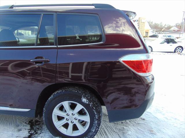 used 2011 Toyota Highlander car, priced at $11,988