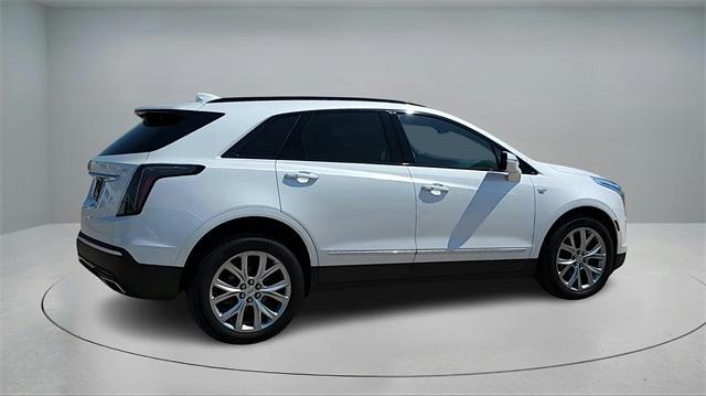 used 2021 Cadillac XT5 car, priced at $29,991