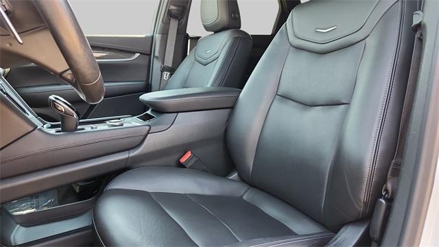 used 2021 Cadillac XT5 car, priced at $29,991