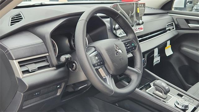 new 2024 Mitsubishi Outlander car, priced at $32,866