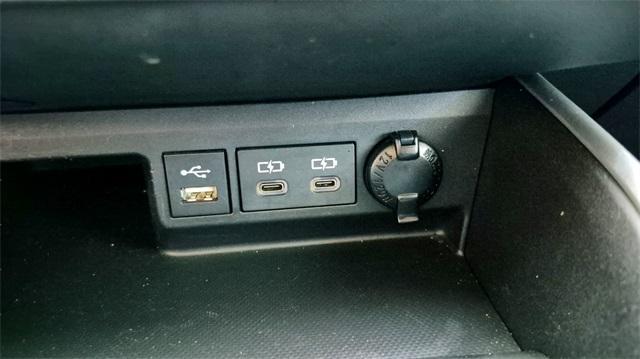 used 2022 Toyota Highlander car, priced at $32,991