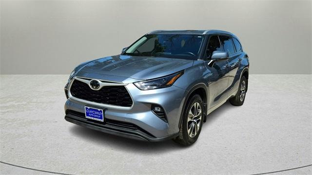 used 2022 Toyota Highlander car, priced at $32,991