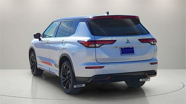 new 2024 Mitsubishi Outlander car, priced at $32,205