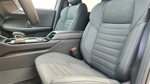 new 2025 Mitsubishi Outlander car, priced at $28,285