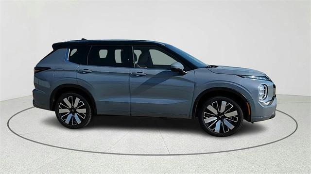 new 2025 Mitsubishi Outlander car, priced at $41,495