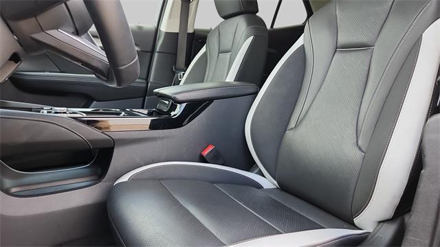 used 2024 Buick Envision car, priced at $29,991