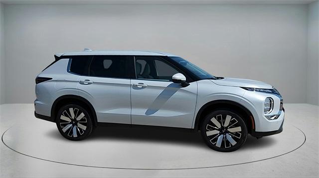 new 2025 Mitsubishi Outlander car, priced at $31,595