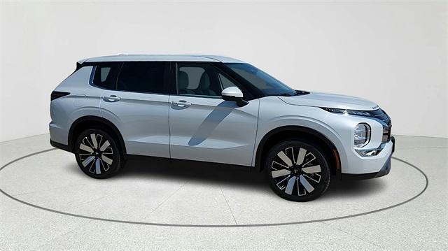new 2025 Mitsubishi Outlander car, priced at $33,095