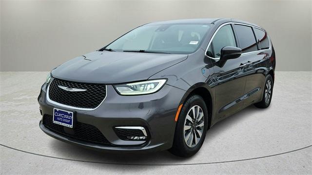 used 2023 Chrysler Pacifica Hybrid car, priced at $25,491