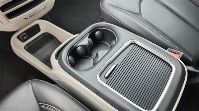 used 2023 Chrysler Pacifica Hybrid car, priced at $25,491