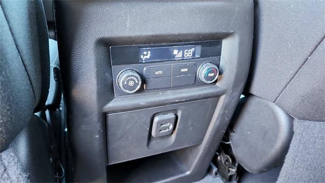 used 2023 Chevrolet Traverse car, priced at $27,991