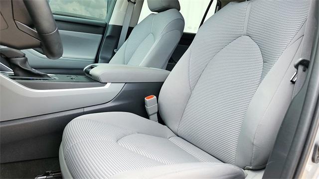 used 2023 Toyota Highlander car, priced at $33,991