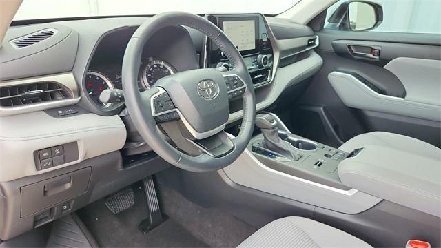used 2023 Toyota Highlander car, priced at $33,991