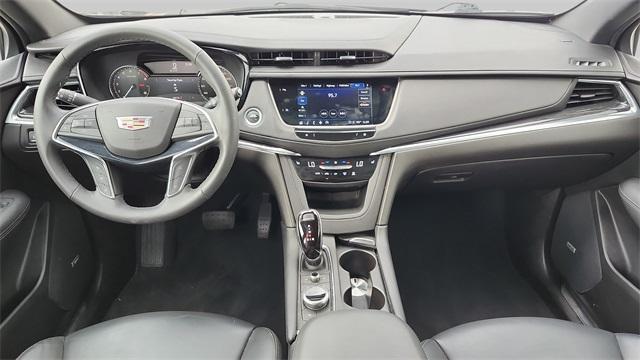 used 2022 Cadillac XT5 car, priced at $29,991