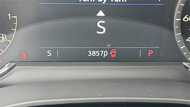 used 2022 Cadillac XT5 car, priced at $29,991