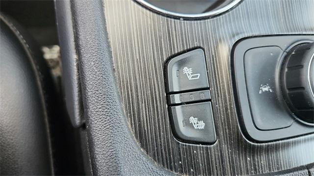 used 2023 GMC Acadia car, priced at $25,495