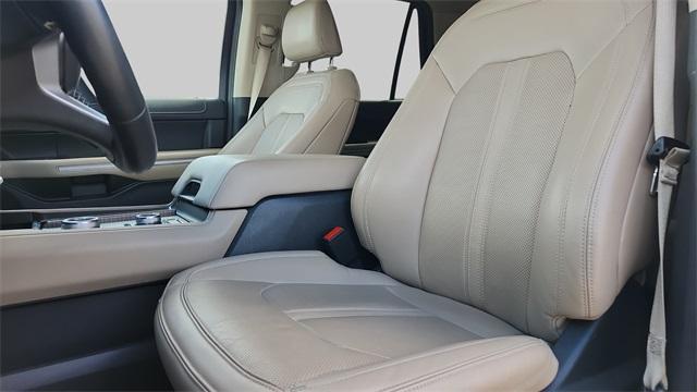 used 2024 Ford Expedition car, priced at $44,991