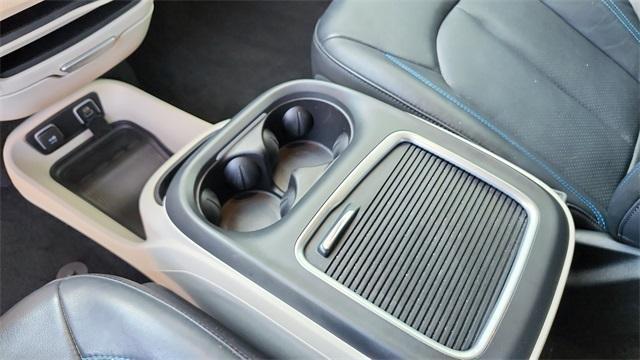 used 2021 Chrysler Pacifica Hybrid car, priced at $24,491