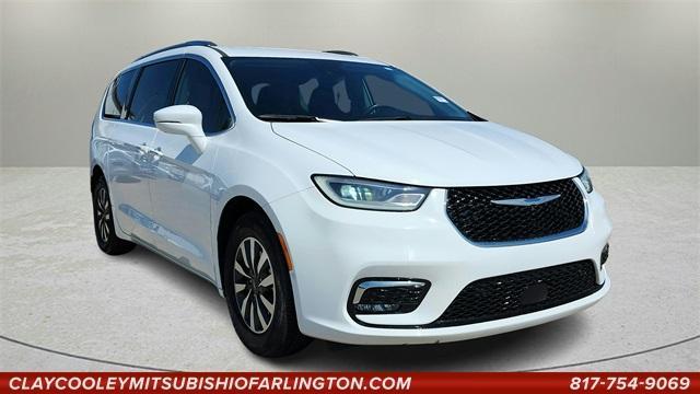 used 2021 Chrysler Pacifica Hybrid car, priced at $25,991