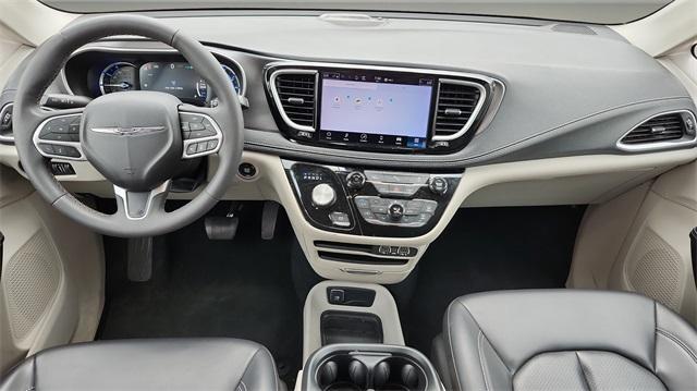 used 2023 Chrysler Pacifica Hybrid car, priced at $24,991