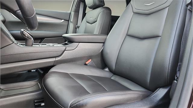 used 2021 Cadillac XT5 car, priced at $26,991