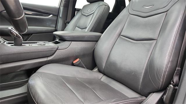 used 2023 Cadillac XT5 car, priced at $27,991