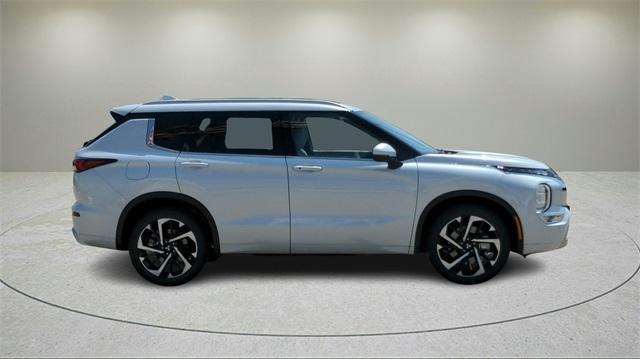 new 2024 Mitsubishi Outlander car, priced at $28,200