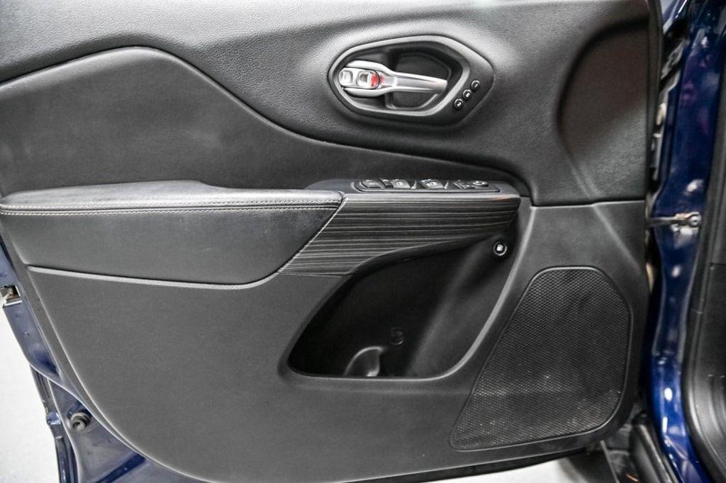 used 2015 Jeep Cherokee car, priced at $12,985